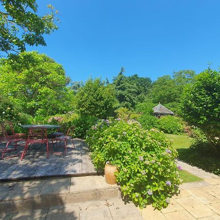 Maison En Pierre Dans Son Nid De Verdure Roz-Landrieux Zewnętrze zdjęcie