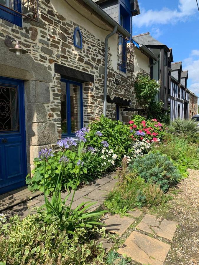 Maison En Pierre Dans Son Nid De Verdure Roz-Landrieux Zewnętrze zdjęcie