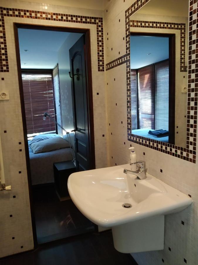 Maison En Pierre Dans Son Nid De Verdure Roz-Landrieux Zewnętrze zdjęcie