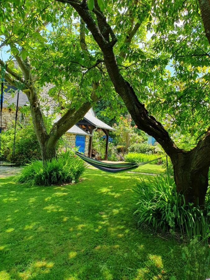 Maison En Pierre Dans Son Nid De Verdure Roz-Landrieux Zewnętrze zdjęcie