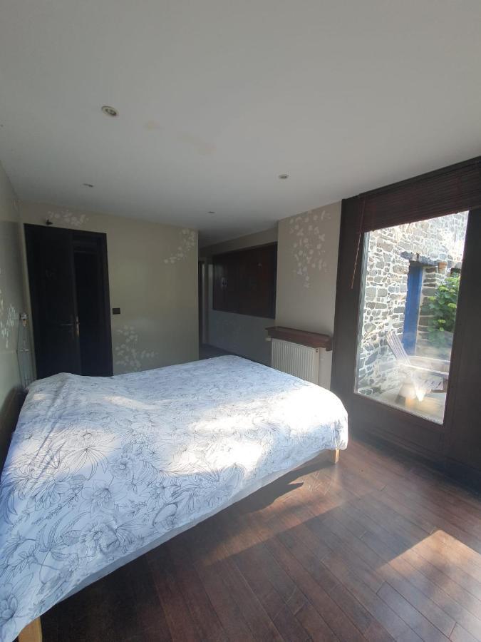 Maison En Pierre Dans Son Nid De Verdure Roz-Landrieux Zewnętrze zdjęcie